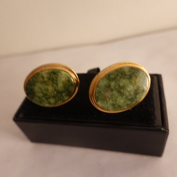 Vintage Green Jade Cufflinks - Picture 1 of 2